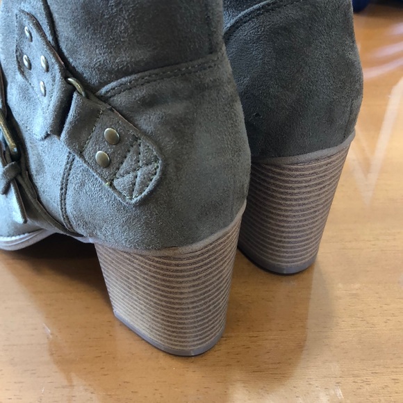 NWOB X2B Booties, Size 8 - Picture 5 of 6